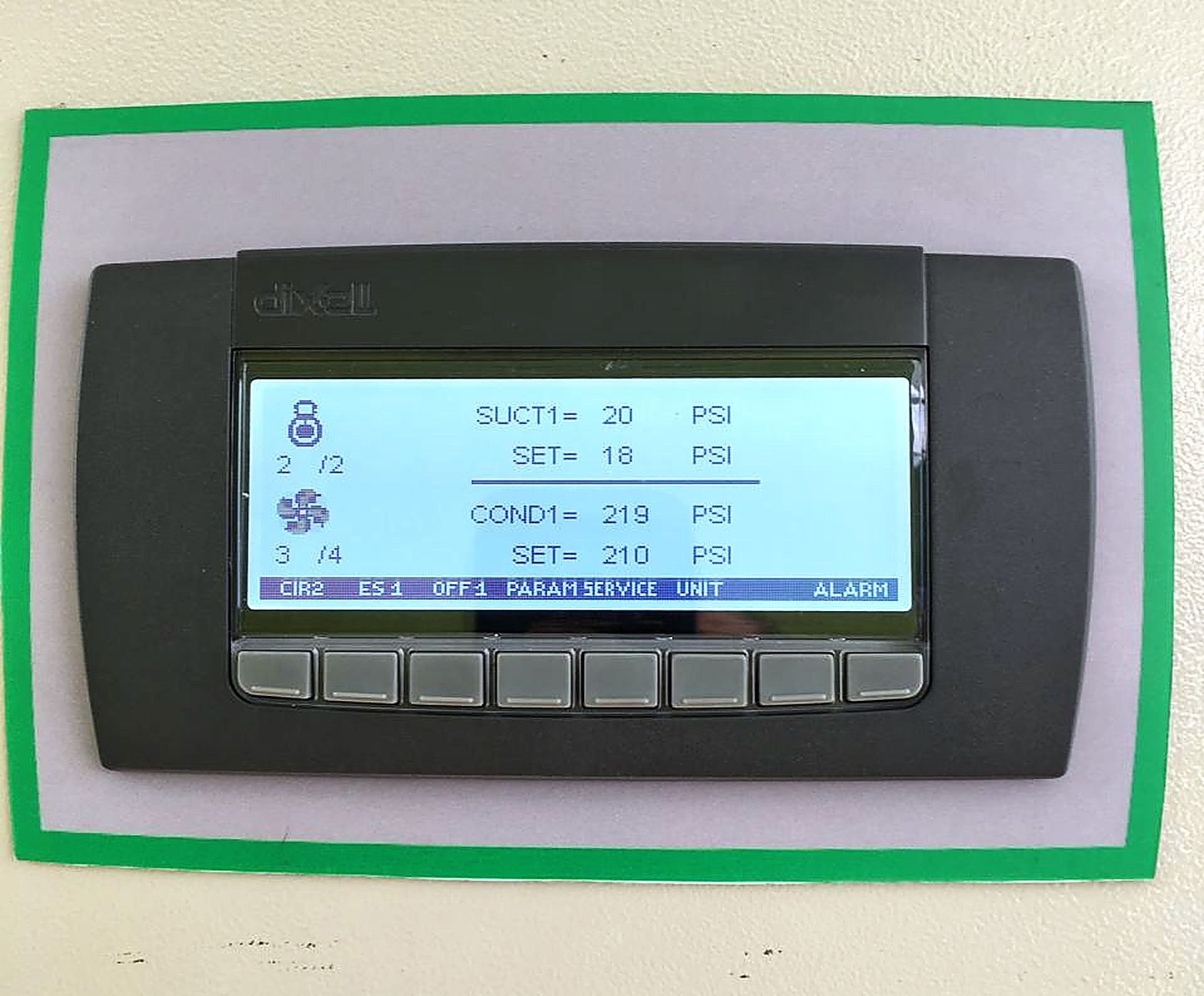 Controlador digital de presiones de succión y condensación