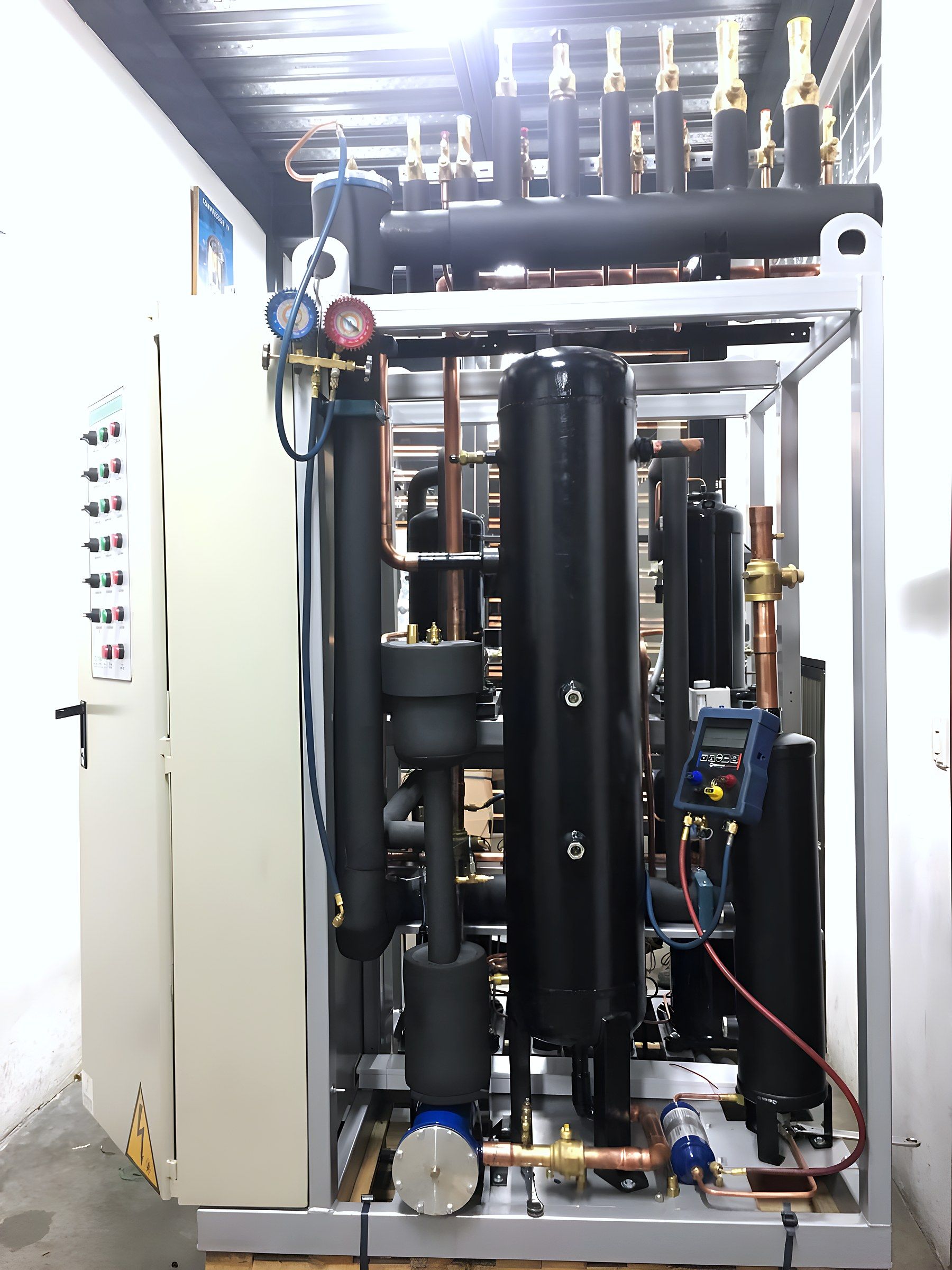 Rack vertical con recibidores y manómetros