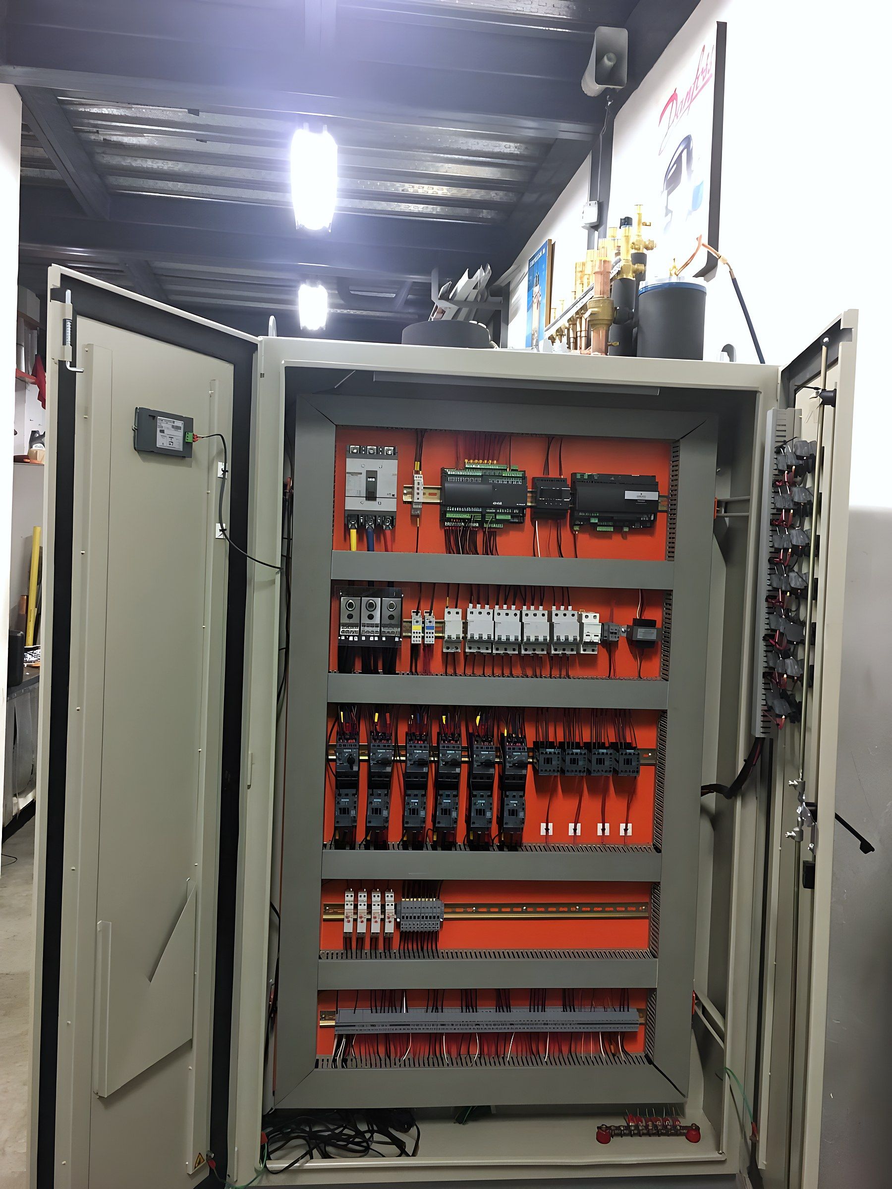 Tablero eléctrico de fuerza y control